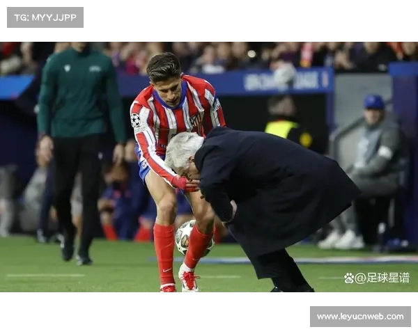 巴斯托尼倒地致卡卢卢染红，意大利德比争议判罚改变战局