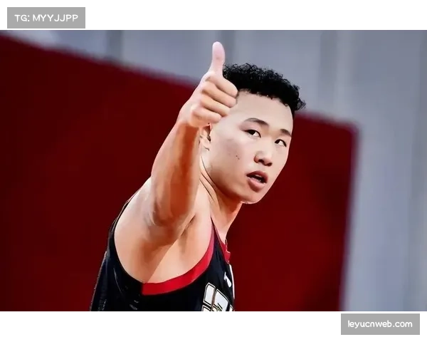 贺希宁高烧缺阵后的愧疚与誓言：季后赛冲锋的沙哑承诺